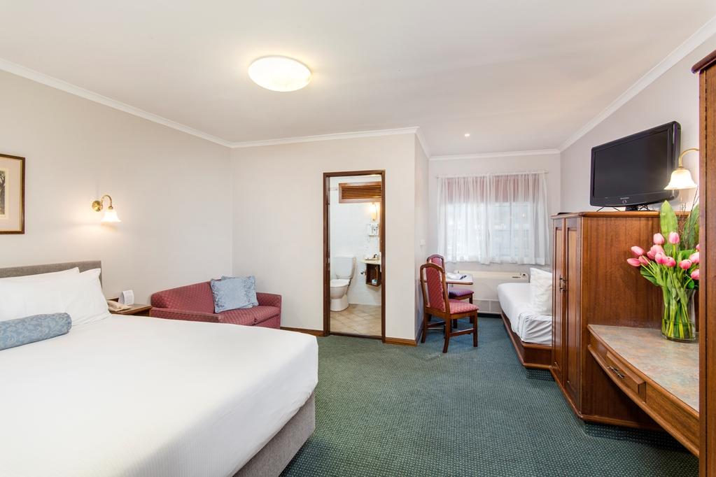 Adelaide Inn Room photo